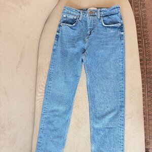 Zara cigarette mid wash mid/high rise jean size 4